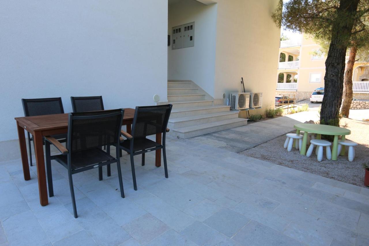 Apartments Roberta Šilo Extérieur photo