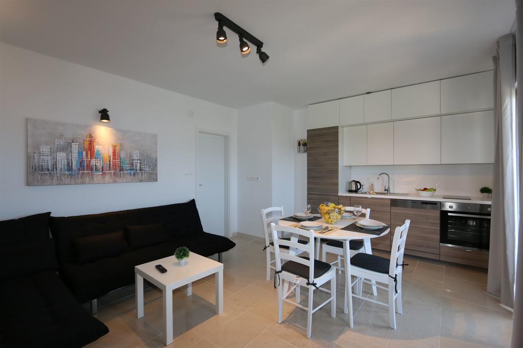 Apartments Roberta Šilo Extérieur photo