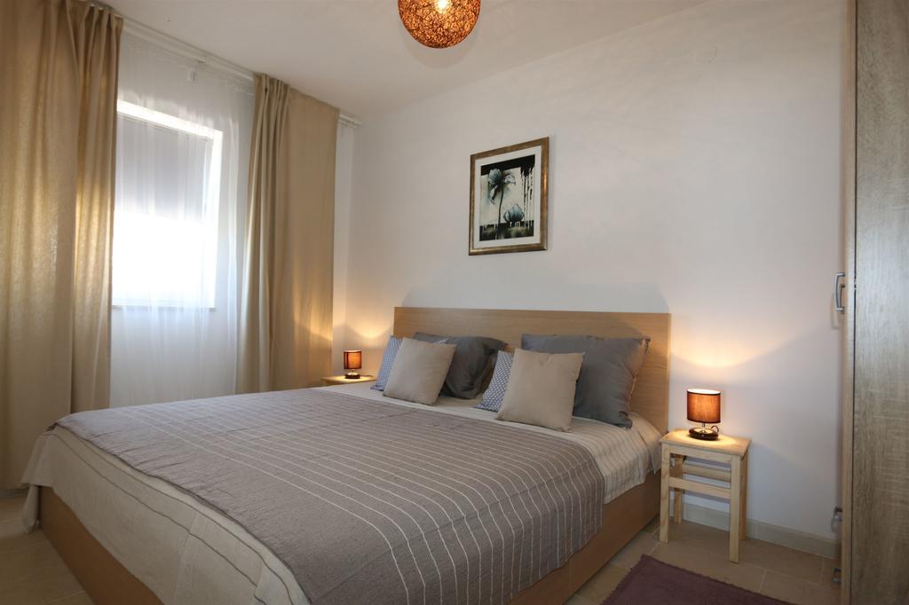Apartments Roberta Šilo Extérieur photo