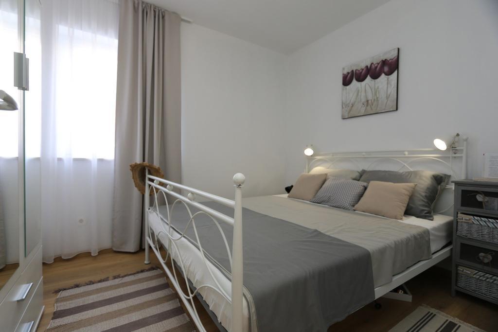 Apartments Roberta Šilo Extérieur photo