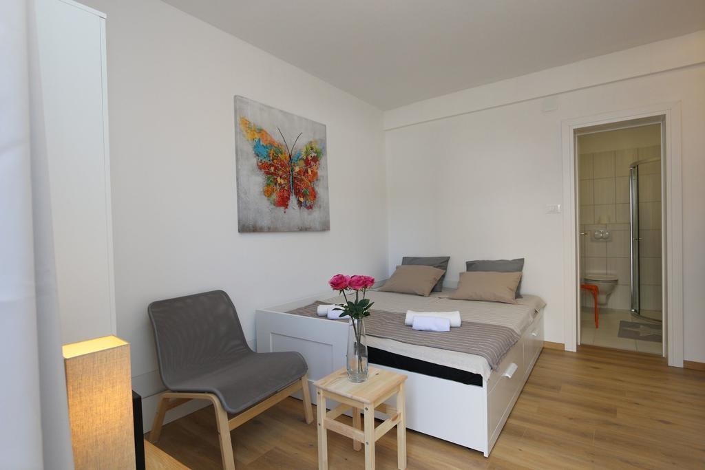 Apartments Roberta Šilo Extérieur photo
