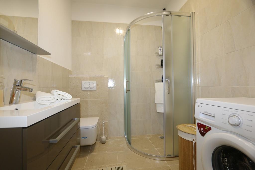 Apartments Roberta Šilo Extérieur photo